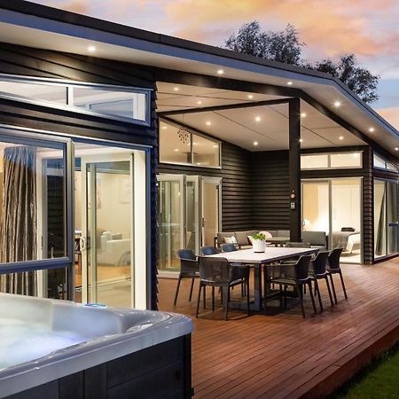Wind Down On Esther Martinborough Exterior photo