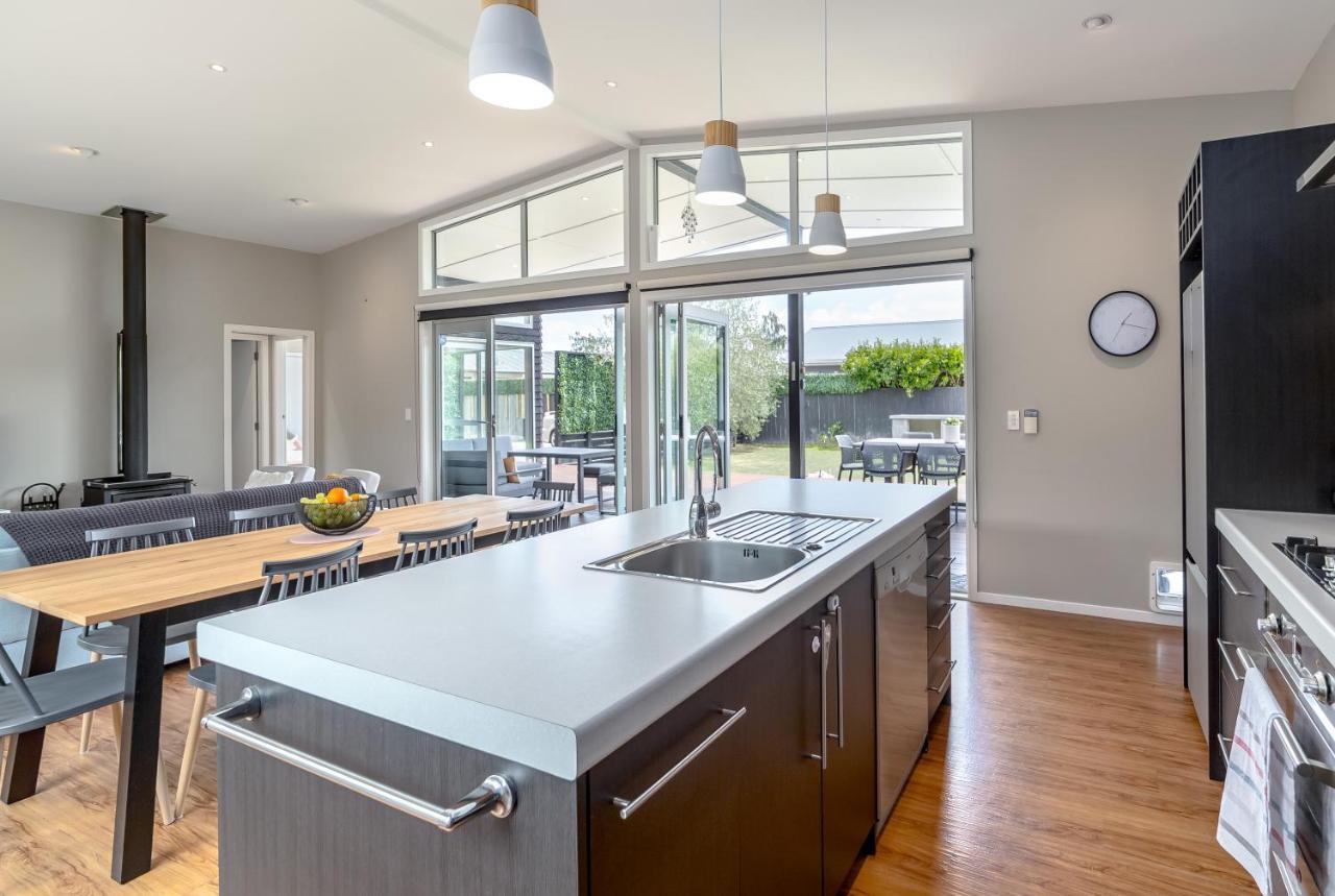 Wind Down On Esther Martinborough Exterior photo