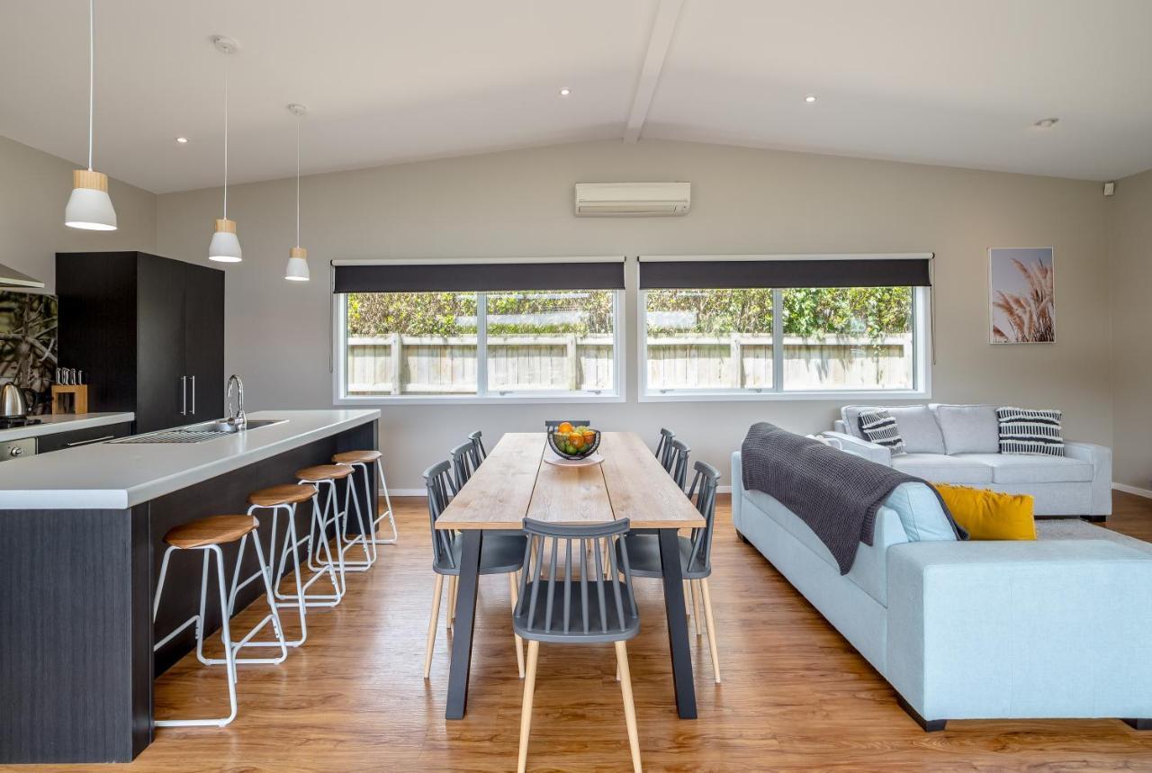 Wind Down On Esther Martinborough Exterior photo