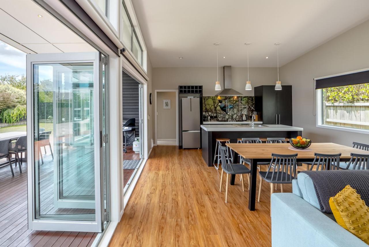 Wind Down On Esther Martinborough Exterior photo