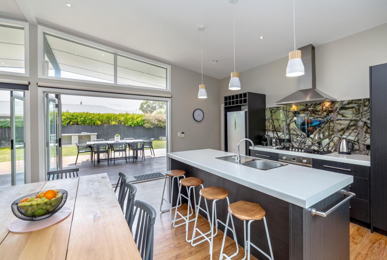 Wind Down On Esther Martinborough Exterior photo
