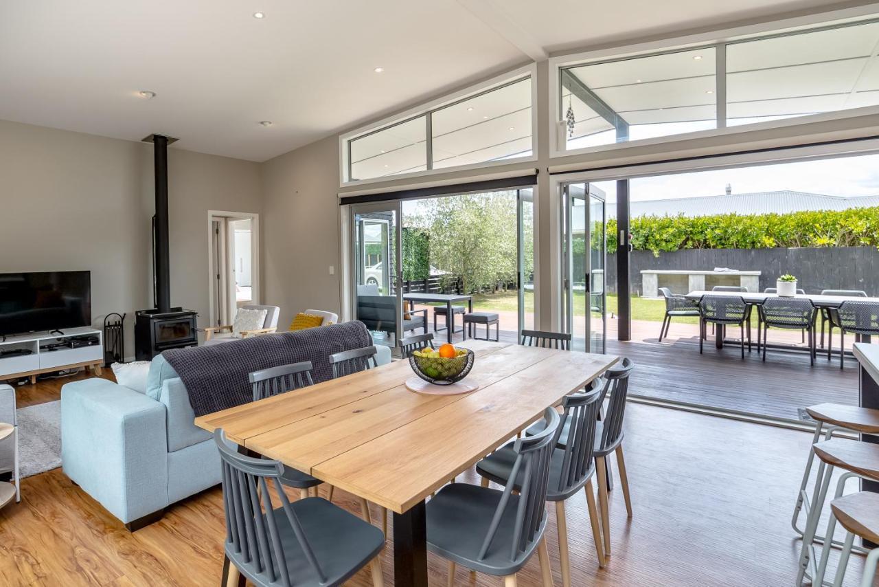 Wind Down On Esther Martinborough Exterior photo